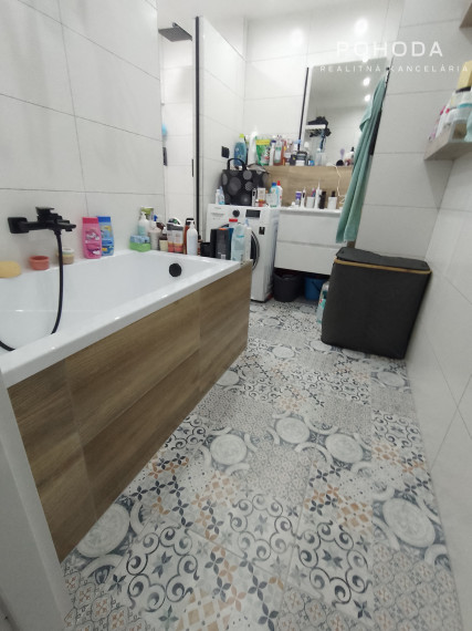 BYT - 3.izbový s loggiou, kompletná rekonštrukcia