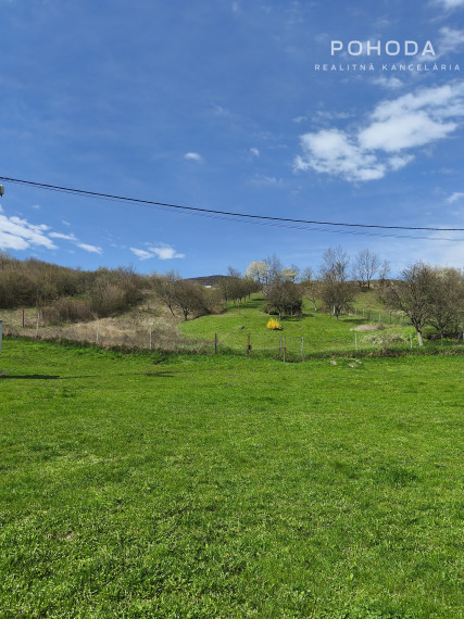 pozemok pre stavbu RD v obci Kravany - 1949 m2