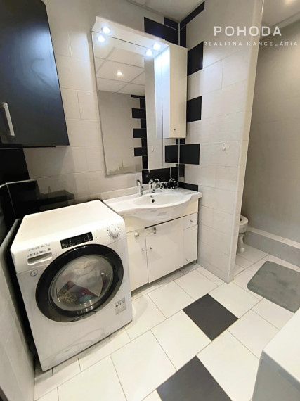 Turgenevova: 1,5 izbový byt, 42 m² + veľká loggia TOP