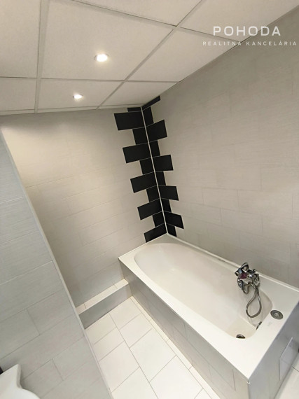 Turgenevova: 1,5 izbový byt, 42 m² + veľká loggia TOP