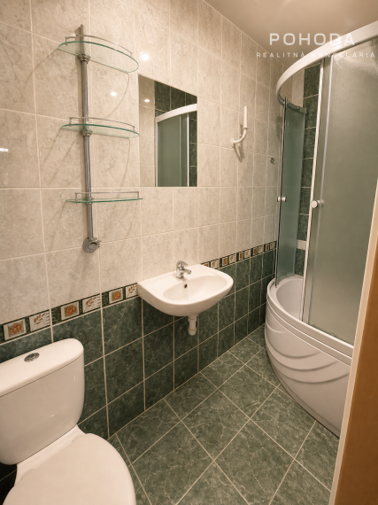 Na predaj | Slnečný 2-izbový byt, 42 m² + 6 m zasklená loggia | Zupkova, Košice